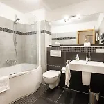 City Hotel