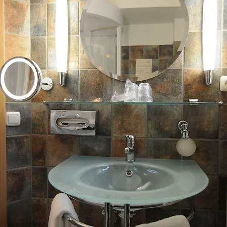فندق City Hotel